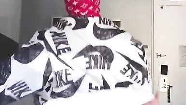 Fat Booty Ebony TS gives DL Thug Backshots - 15 image