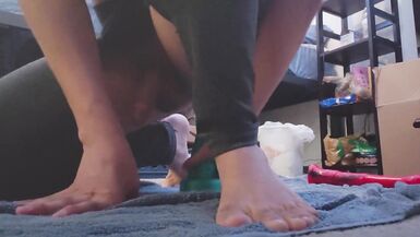 Shemale goes Ball Deep on mr Hankeys Sigmaloid - 5 image