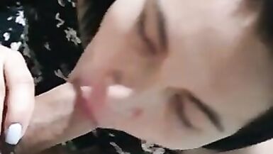 Inexperienced shemale sucks dick outdoors - 8 image