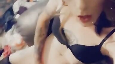 Pretty Tranny Fingering herself - 9 image