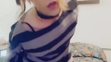 Sexy Trans Gets Playful in Hotel - 12 image