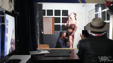 Daisy taylor blowing her while she blows - 4 image