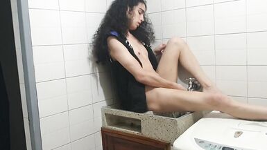 I Wash my Genitals in Hot Water and get Bluzz from it - 10 image