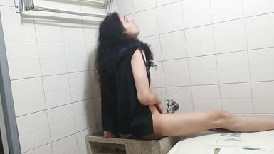 I Wash my Genitals in Hot Water and get Bluzz from it - 14 image