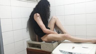 I Wash my Genitals in Hot Water and get Bluzz from it - 6 image