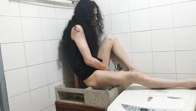 I Wash my Genitals in Hot Water and get Bluzz from it - 7 image