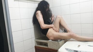 I Wash my Genitals in Hot Water and get Bluzz from it - 9 image