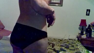 Tranny in Slow Motion - 5 image