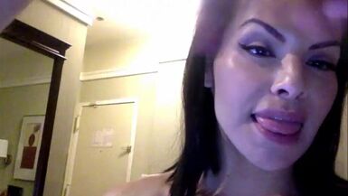 Cocksucking skills by a shemale lead to messy cumshot - 1 image