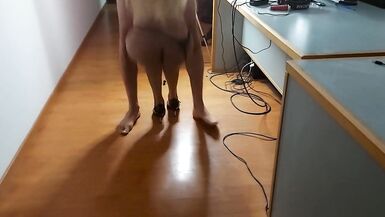 Barbie Anderson Seduce y Se Folla Duro Al Policia Dotado - 14 image