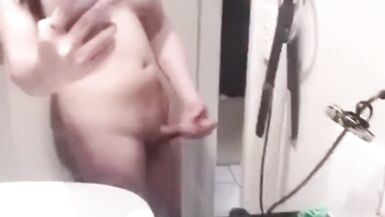 Video Selfie Cumshot by Sexy Shemale - 2 image