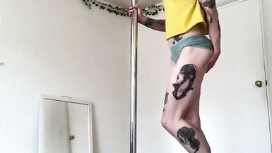 Oops i Totally Pissed myself trying to Dance so Desperate. it just came out i couldn't Stop! - 10 image