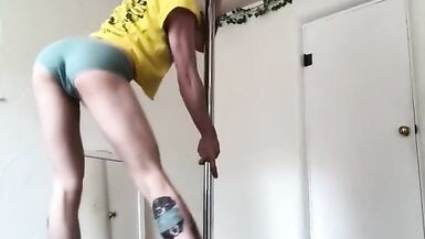 Oops i Totally Pissed myself trying to Dance so Desperate. it just came out i couldn't Stop! - 2 image