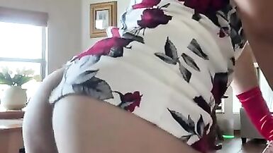 Lady Boy Twerks and Jerks in Mini Skirt - 4 image