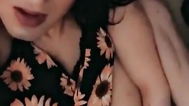 Inexperienced Tranny slut fucks her gaping arse