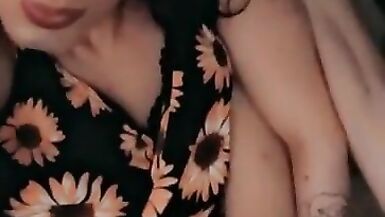 Inexperienced Tranny slut fucks her gaping arse - 4 image