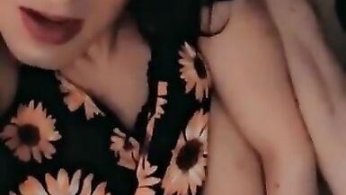 Inexperienced Tranny slut fucks her gaping arse - 8 image