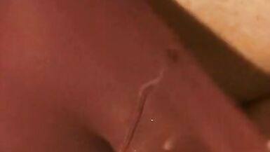 Je vous presente une jolie salope - 2 image