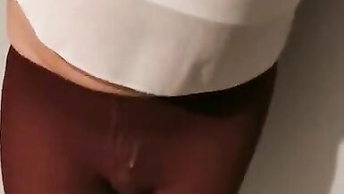 Je vous presente une jolie salope - 6 image